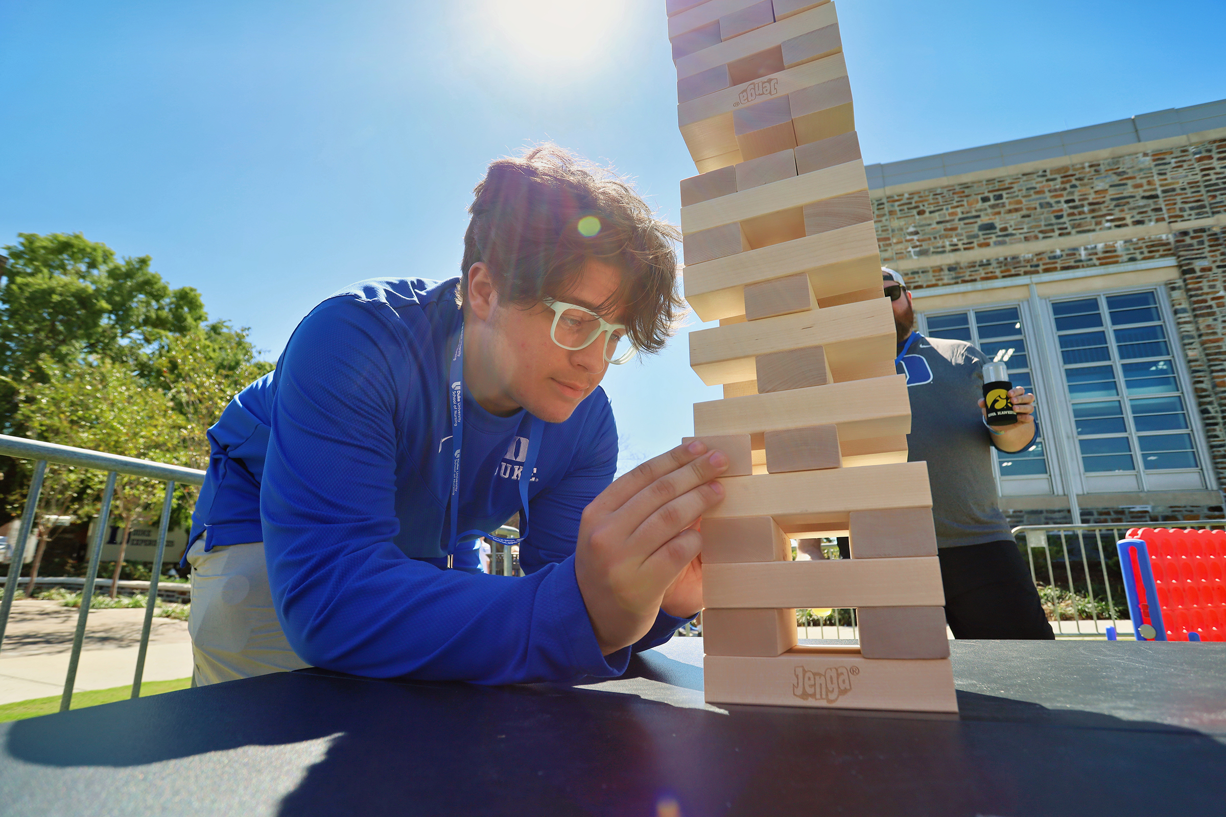 Homecoming participate playing Jenga