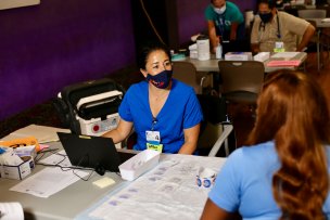 rosa gonzalez-guarda at covid vaccine clinic